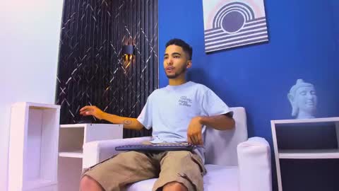 Snapshot of davidharlow chatting on 02.07.25 David online show from 02.07.25