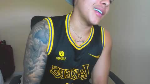 Snapshot of davidlenonn_ chatting on 09.25.25 Lennon online show from 09.25.25