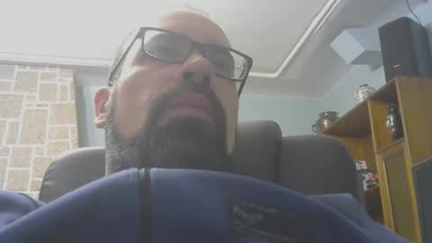 Snapshot of davidmax245 chatting on 02.26.25 davidmax245 online show from 02.26.25