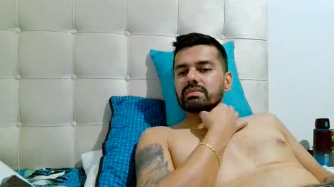 Snapshot of davidmedellin60 chatting on 11.01.25 davidmedellin60 online show from 11.01.25