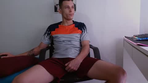 Snapshot of davidsalazar33 chatting on 01.08.25 davidsalazar33 online show from 01.08.25