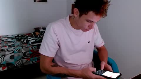 Snapshot of davidsalazar33 chatting on 10.10.25 davidsalazar33 online show from 10.10.25