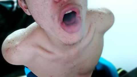 Snapshot of davidsalazar33 chatting on 10.31.25 davidsalazar33 online show from 10.31.25