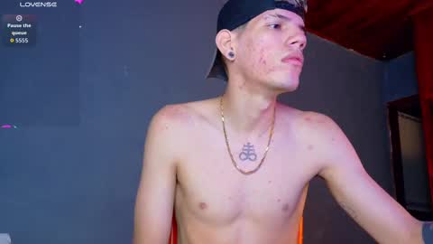 Snapshot of daviid_huge chatting on 09.22.25 daviid_huge online show from 09.22.25