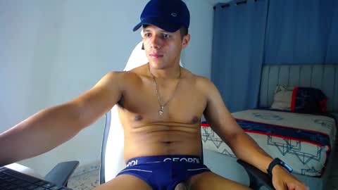 Snapshot of davisito7 chatting on 02.13.26 David Angel online show from 02.13.26