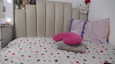 instagram  catherin dayana reina online show from 02.27.26