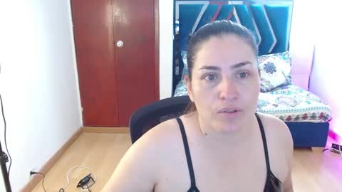 Snapshot of dayanhank chatting on 10.12.25 dayanhank online show from 10.12.25