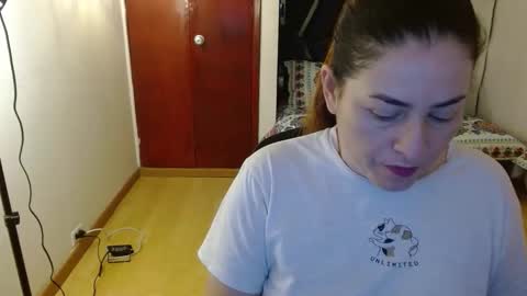 Snapshot of dayanhank chatting on 10.13.25 dayanhank online show from 10.13.25