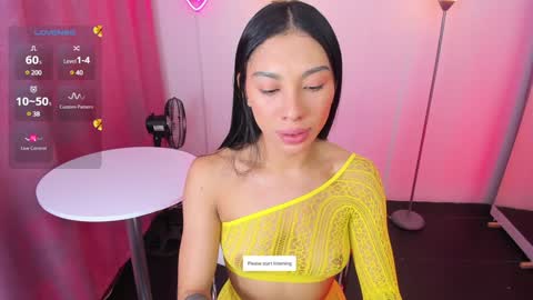 I am Dayanna  tecca online show from 12.24.24