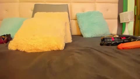 DayannaBronx online show from 09.15.25