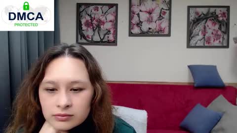 Snapshot of dazzling_diva222 chatting on 10.27.25 Elya online show from 10.27.25