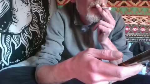 Snapshot of db303 chatting on 11.01.25 derek online show from 11.01.25