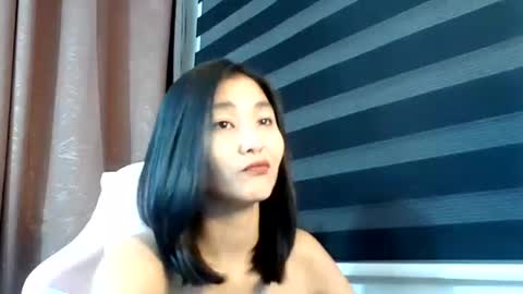 Snapshot of de_amore chatting on 10.03.25 Angel online show from 10.03.25