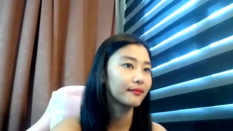 Snapshot of de_amore chatting on 10.13.25 Angel online show from 10.13.25