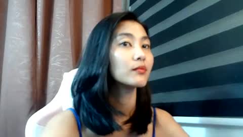 Snapshot of de_amore chatting on 10.16.25 Angel online show from 10.16.25