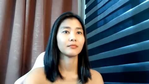 Snapshot of de_amore chatting on 10.19.25 Angel online show from 10.19.25