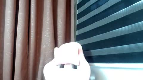 Snapshot of de_amore chatting on 10.25.25 Angel online show from 10.25.25