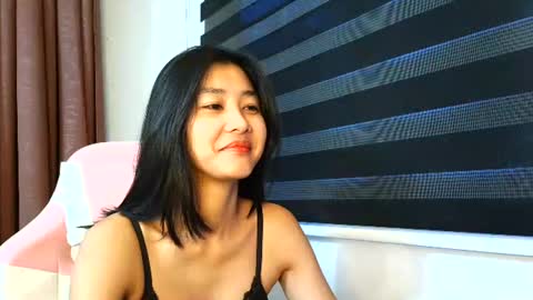 Snapshot of de_amore chatting on 11.02.25 Angel online show from 11.02.25