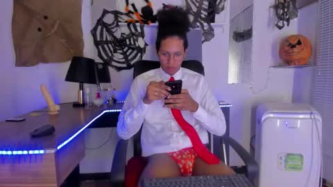 Snapshot of deamon_devil chatting on 10.27.25 deamon_devil online show from 10.27.25