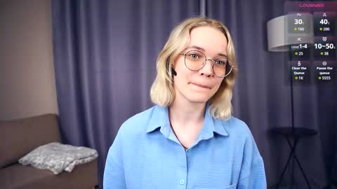 Charlie 18yo online show from 09.10.25