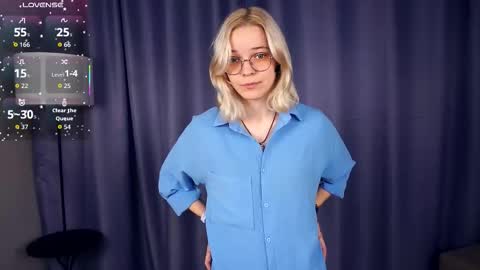 Charlie 18yo online show from 10.25.25