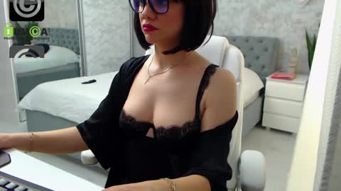 Elly online show from 03.06.25