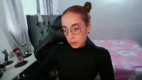 Snapshot of dear_juliet chatting on 09.08.25 Juliet online show from 09.08.25