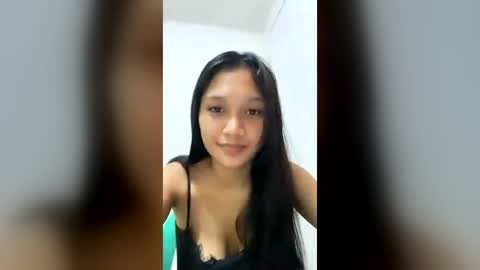 Snapshot of dearbaddie chatting on 06.14.26 dearbaddie online show from 06.14.26