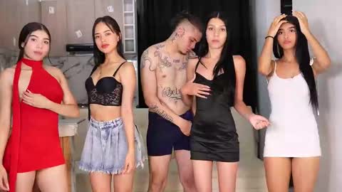 Hannah - Annie - Alisson online show from 09.27.25