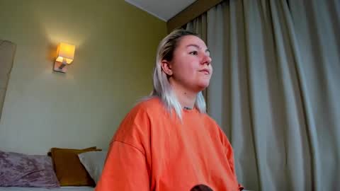 Debbie Mon Tue Fri Sun Sat GMT 3 1000am - 0400pm  online show from 12.08.24