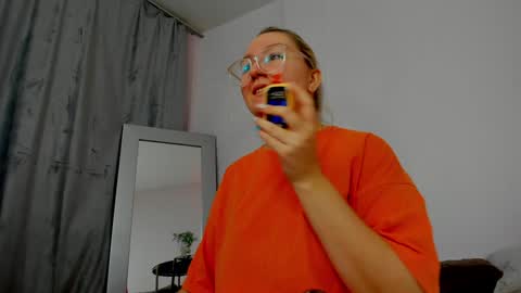 Debbie Mon Tue Fri Sun Sat GMT 3 1000am - 0400pm  online show from 12.09.24