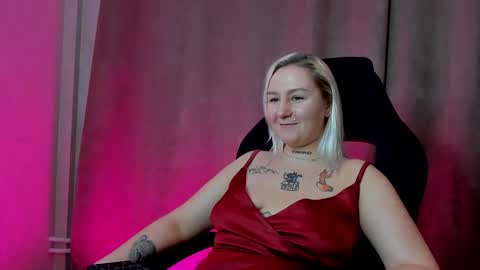 Debbie Mon Tue Fri Sun Sat GMT 3 1000am - 0400pm  online show from 12.25.24