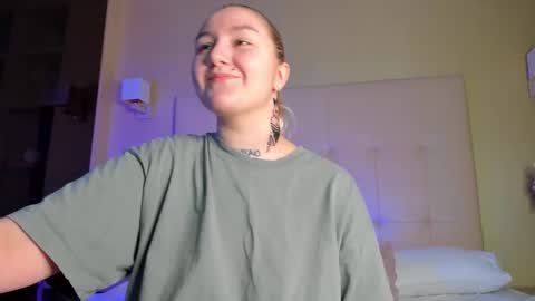 Debbie Mon Tue Fri Sun Sat GMT 3 1000am - 0400pm  online show from 10.21.25