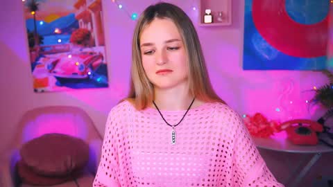 Snapshot of deboralarson chatting on 12.12.24 Debora online show from 12.12.24