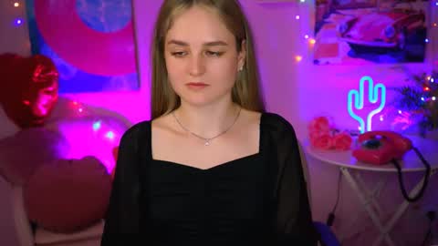 Snapshot of deboralarson chatting on 03.10.25 Debora online show from 03.10.25