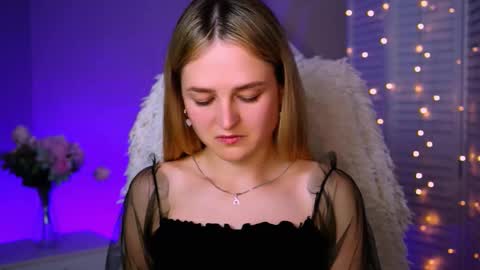 Snapshot of deboralarson chatting on 10.07.25 Debora online show from 10.07.25