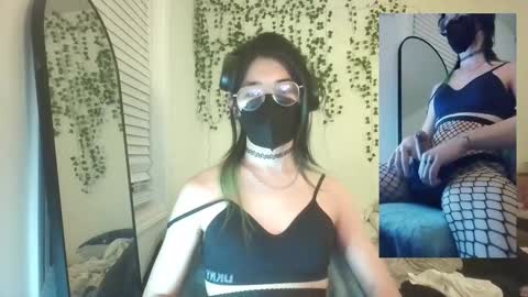 deciduousdoll online show from 11.05.25