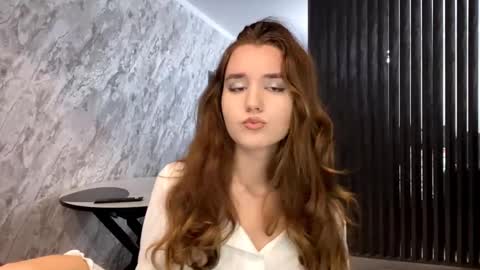 Snapshot of deeannballmann chatting on 09.18.25 Anna online show from 09.18.25