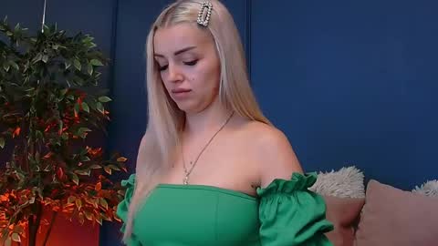 DeeaVIP online show from 04.15.26