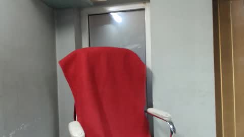 hi guys i m a cute milf i m here for good time and nice people pls be respectfool and enjoy me online show from 10.01.25