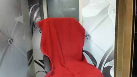 hi guys i m a cute milf i m here for good time and nice people pls be respectfool and enjoy me online show from 07.28.26