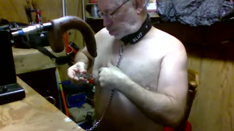 Snapshot of deepthroat227 chatting on 12.28.24 Deepthroat My Big Dildos online show from 12.28.24
