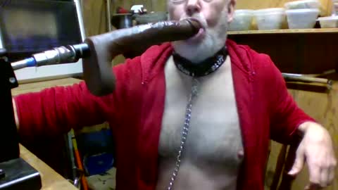 Snapshot of deepthroat227 chatting on 01.11.25 Deepthroat My Big Dildos online show from 01.11.25