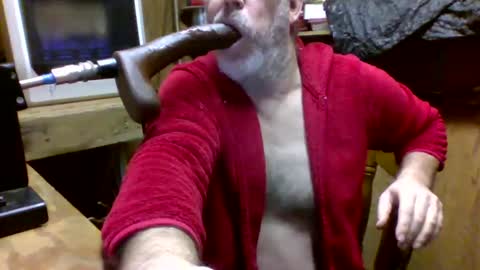 Snapshot of deepthroat227 chatting on 01.24.25 Deepthroat My Big Dildos online show from 01.24.25