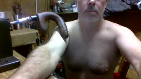 Snapshot of deepthroat227 chatting on 03.06.25 Deepthroat My Big Dildos online show from 03.06.25