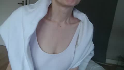 KamiDevi online show from 10.13.25