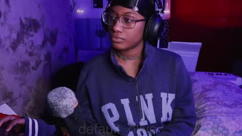 Olive Oakley online show from 01.07.25