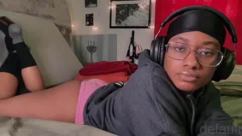 Olive Oakley online show from 01.11.25