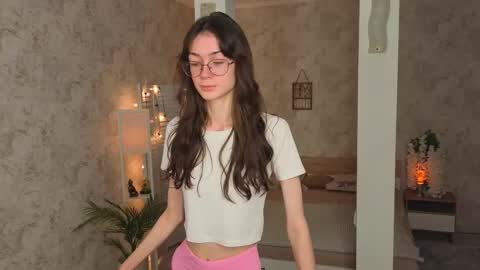 Snapshot of defeded_lovee chatting on 10.05.25 Amy online show from 10.05.25