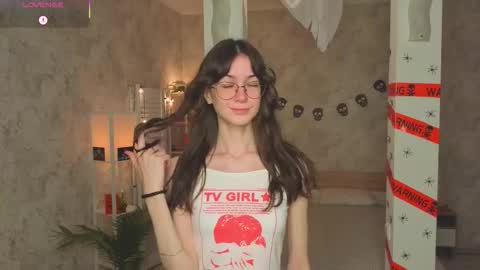 Snapshot of defeded_lovee chatting on 10.29.25 Amy online show from 10.29.25